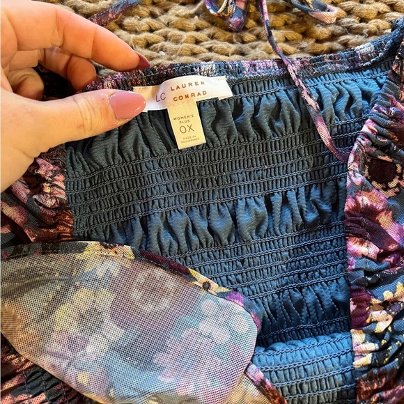 Lauren Conrad Floral Smocked Long Sleeve size 0X - Picture 5 of 6